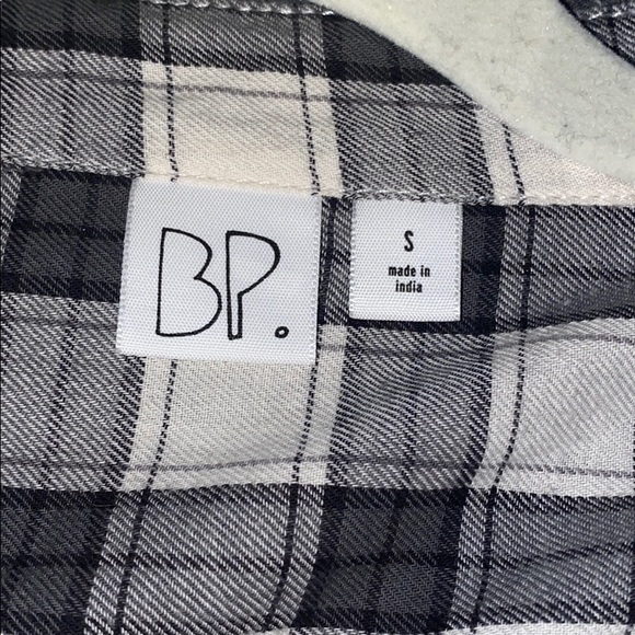 Black and White Flannel - Picture 3 of 3